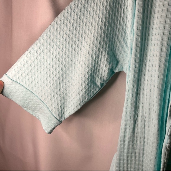 Croft & Barrow Womens Blue Waffle Texture Robe Size M Embroidered Wrap Tie Front - Picture 7 of 14